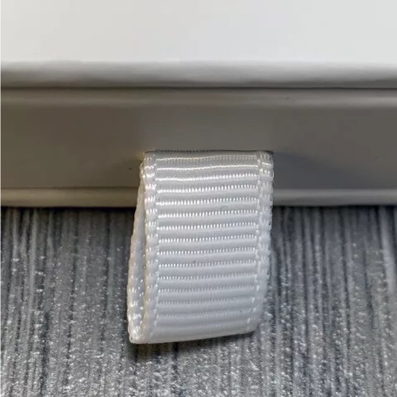 DIOR CHARM BRACELET / PINK SILK RIBBON /SILVER ROUND LOGO / LTD ED / MISS DIOR - Picture 4 of 4